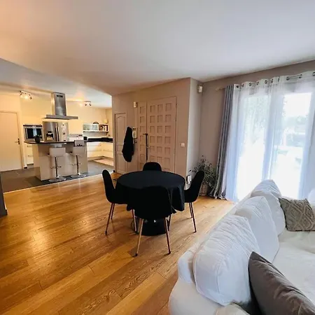 Charmante Maison *